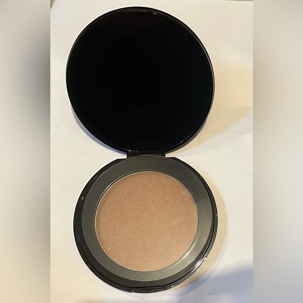 Smashbox Face & Body Highlighter